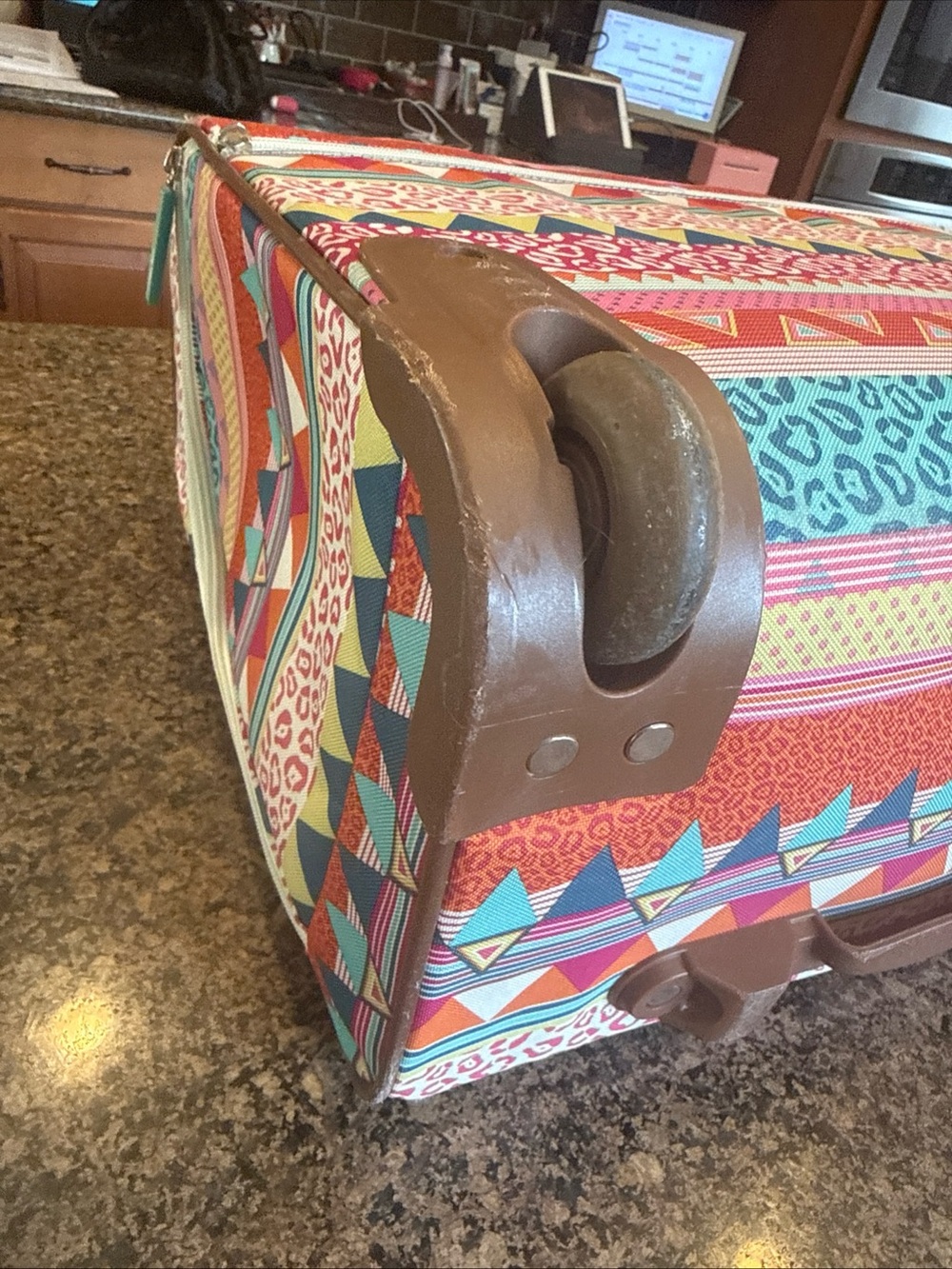 Lilly Bloom 15” Underseat travel rolling luggage carry on bag - Picture 8 of 16